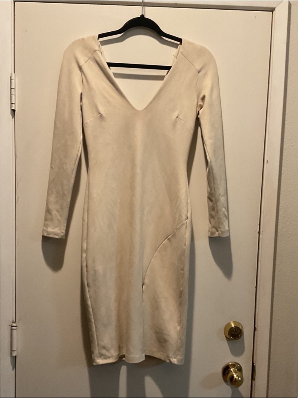 bebe Cream Long-Sleeve V-Neck Midi Dress